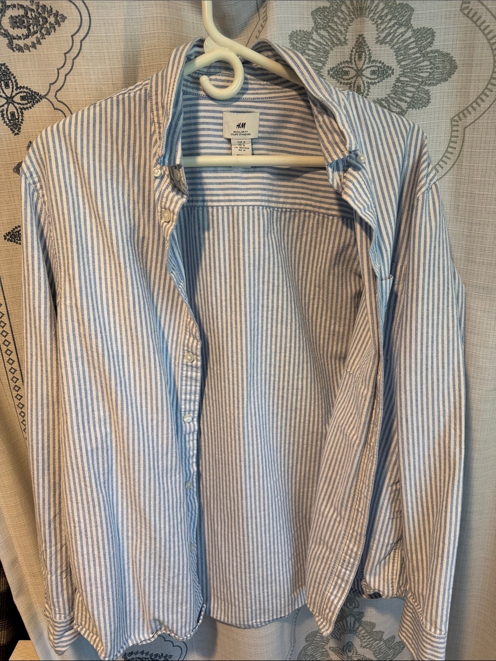 H&M Men’s Light Blue and White Vertical Stripe Button-Down Shirt